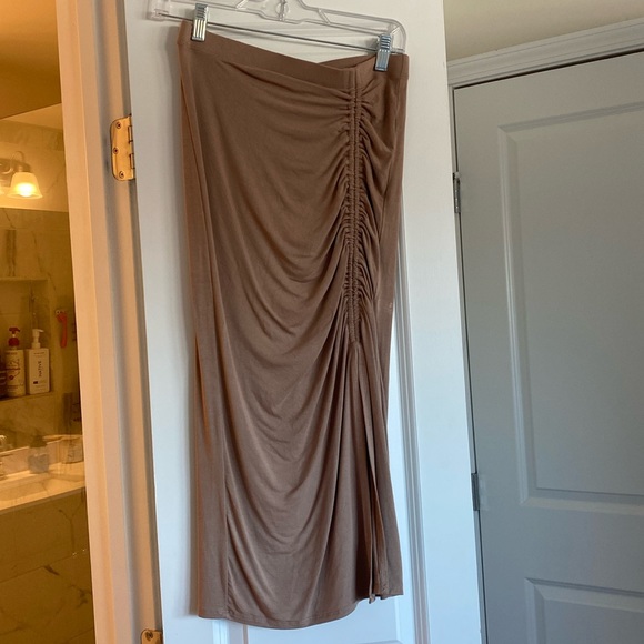 Soft side tie midi skirt - Picture 2 of 4